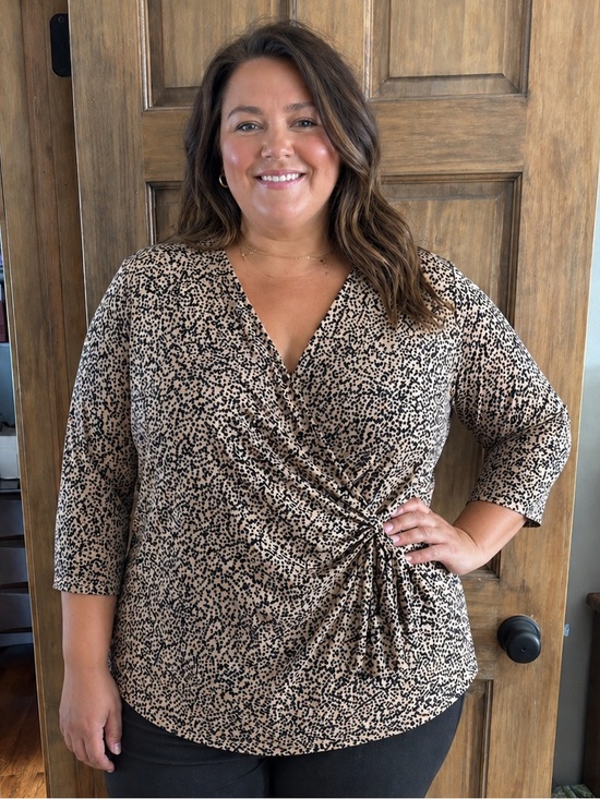 Massini Tops - EUC Tan & Black faux wrap Print Women's Top 1X